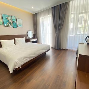 Moonlight Hotel